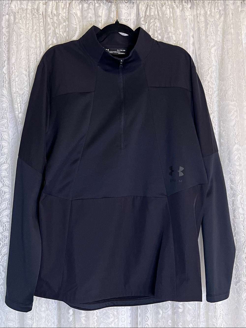 UNDER ARMOUR Windbreaker